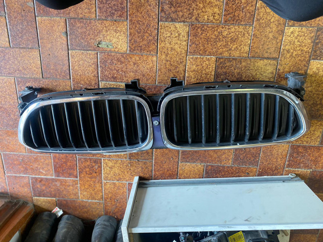 2018-2019 BMW 530 front grill with camera for sale in Auto Body Parts in Mississauga / Peel Region