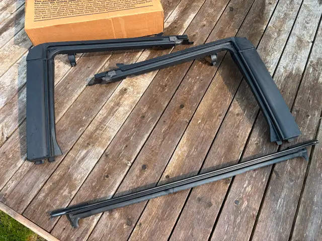 Toit souple incluant fenêtre Jeep Wrangler Unlimited 2007-2018 in Other Parts & Accessories in Gaspé - Image 5