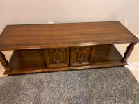 TV Stand in like new condition 60” X 20” X 17”