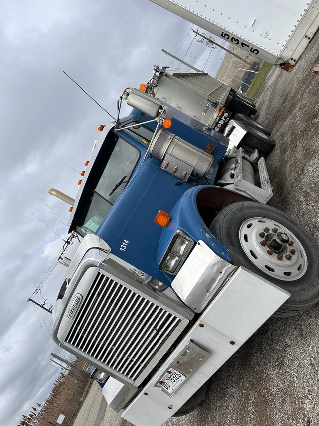 Heavy duty truck and trailer in Heavy Trucks in Mississauga / Peel Region