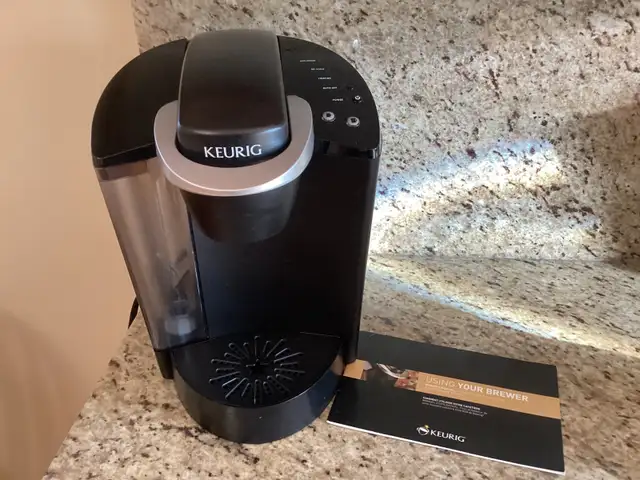 Keurig coffee maker in Coffee Makers in Oshawa / Durham Region - Image 3