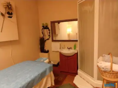 450 668 3070 ! Bon massage par massothérapeute certifiée dans bel environnement. Venez faire l'expér...