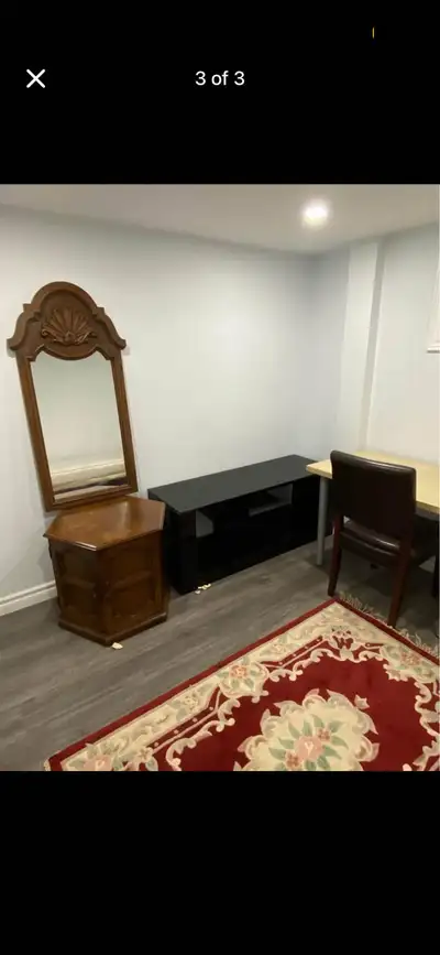 Basement private room available in Scarborough. Features a convenient, private side-door entrance. Y...