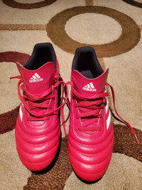 Soccer shoe, size 9.5