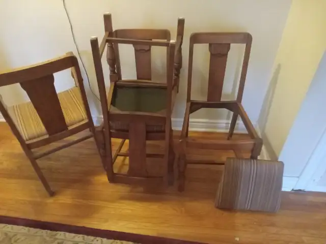 Vintage dining room chairs. in Dining Tables & Sets in Markham / York Region - Image 3