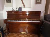 Piano Steinway Essex Mahogany