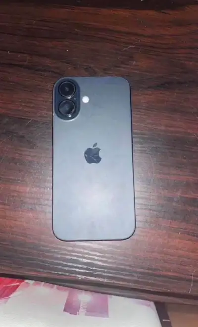 Iphone 16 , 90% de batterie , View more