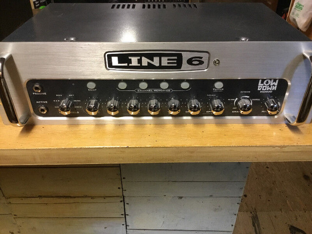 LINE 6 HD 400 BASS HEAD in Amps & Pedals in Peterborough