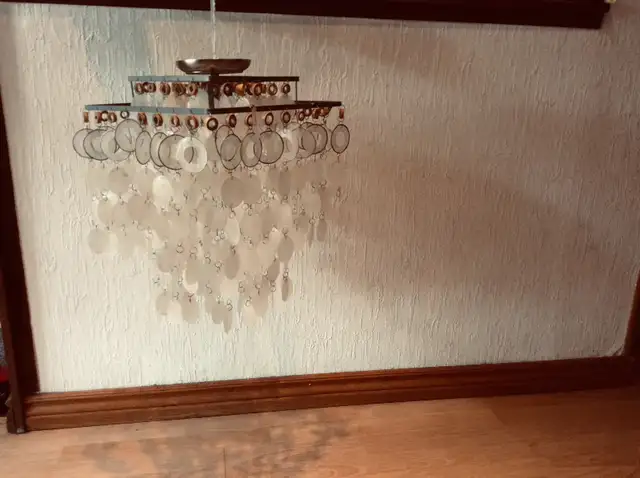 NATURAL CAPIZ SHELLS CHANDELIERS 2 PCE in Indoor Lighting & Fans in Mississauga / Peel Region - Image 3