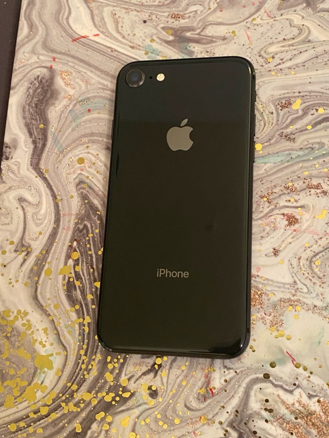 iPhone 8 256 gb dans Téléphones cellulaires  à Ville de Montréal - Image 2