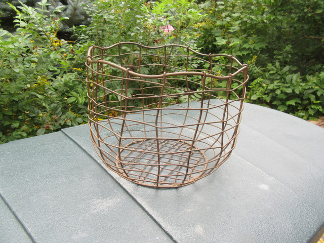 BASKETS - METAL - various items in Home Décor & Accents in Bedford - Image 3