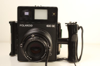 Polaroid 600SE Instant Film Camera w/ 127mm F/4.7