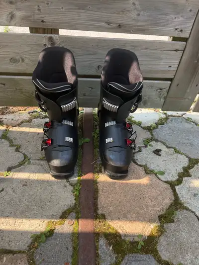LIGHTLY USED duo ski boots size 7 1/2, View more