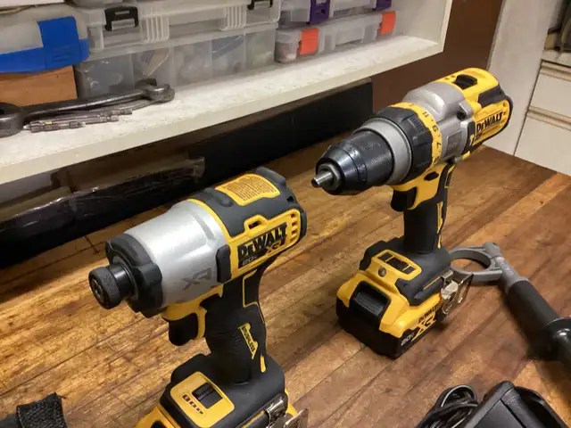 DEWALT 20v MAX XR 3-SP. IMPACT DR. and F. AD.1/2” HAMMER DR. KIT in Power Tools in Barrie - Image 3