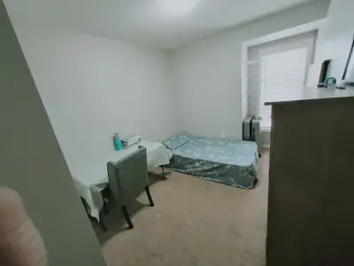 One private room available for Rent: Bovaird & Creditv