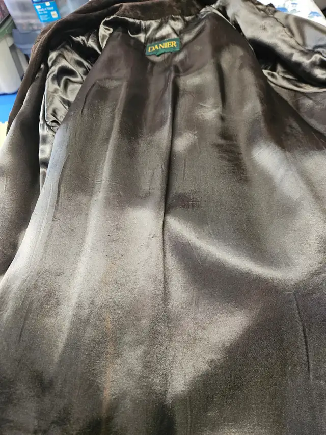 "Danier"  Brown Suede Full-Length Coat in Women's - Tops & Outerwear in Oshawa / Durham Region - Image 9