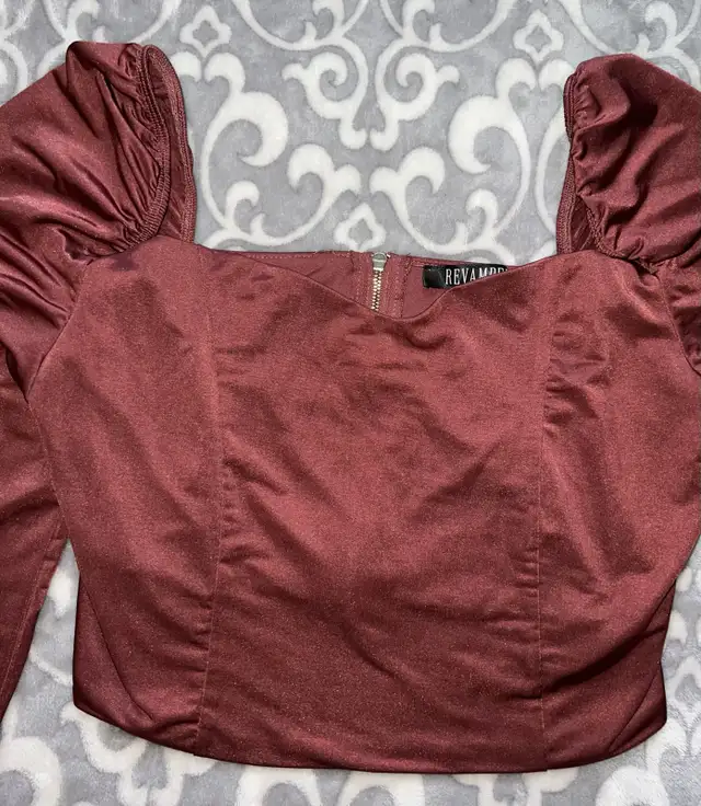 Revamped Women’s Long Sleeve Cropped Burgundy Top   in Women's - Tops & Outerwear in Oshawa / Durham Region - Image 4
