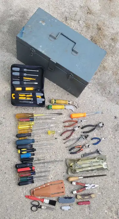 Assorted hand Tools and metal toolbox. In good condition. Pick up is out near the esso on garven roa...