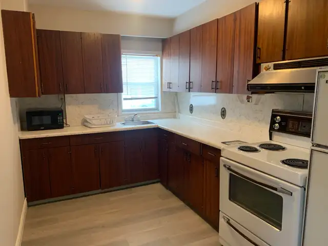 Shared Accomodation- 1bedrm apt. Brownsline552938383848263683