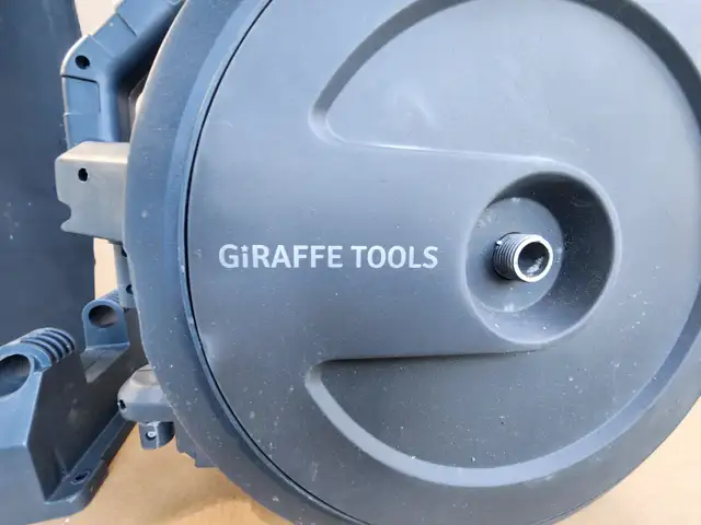 Giraffe Tools Retractable Garden Hose Reel-1/2" 100ft Wall Mount in Outdoor Tools & Storage in Windsor Region - Image 6