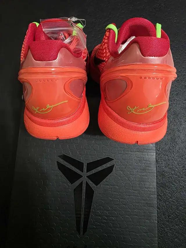 Kobe 6 Reverse Grinch size 8 in Men's Shoes in Mississauga / Peel Region - Image 6