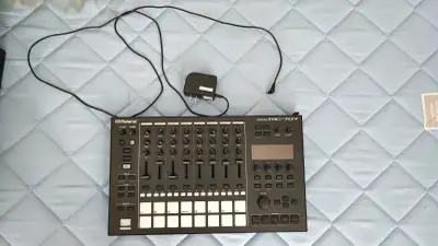 Roland MC-707 – Excellent état – Boîte + Decksaver, View more
