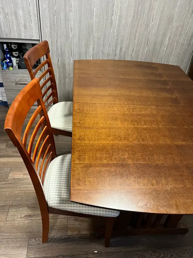 Tables de salle à manger en bois 6 chaises in Dining Tables & Sets in Longueuil / South Shore - Image 6