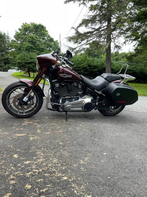 2018 Harley Davidson Sports Glide in Street, Cruisers & Choppers in City of Halifax - Image 3