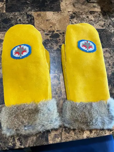 suede mitts, View more