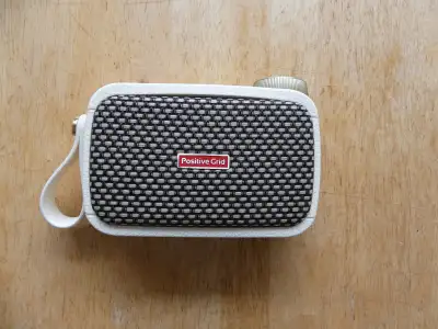 POSITIVE GRID SPARK GO + AIRSTEP SPK WIRELESS FOOTSWITCH – MINT!, View more