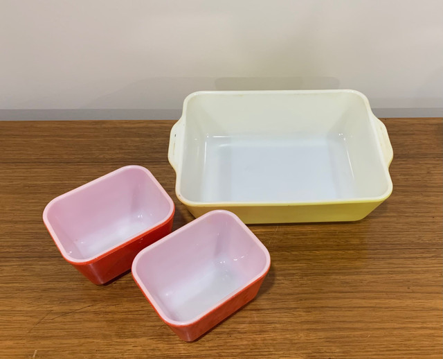 Vintage PYREX casserole dishes in Kitchen & Dining Wares in Hamilton - Image 2