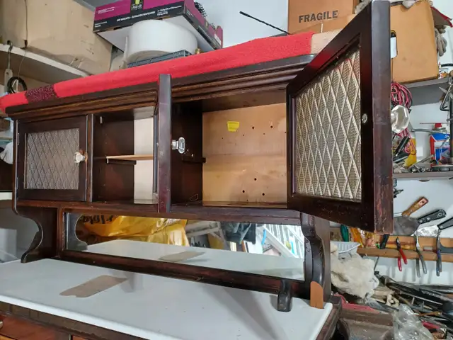 Selling a antique Dental Cabinet in Arts & Collectibles in City of Toronto - Image 6
