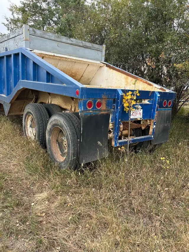 Gravel trailer in Heavy Equipment in Grande Prairie - Image 5