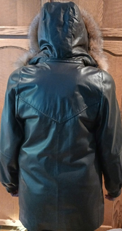 Women's Leather Coat - For Sale in Women's - Tops & Outerwear in Campbell River - Image 3