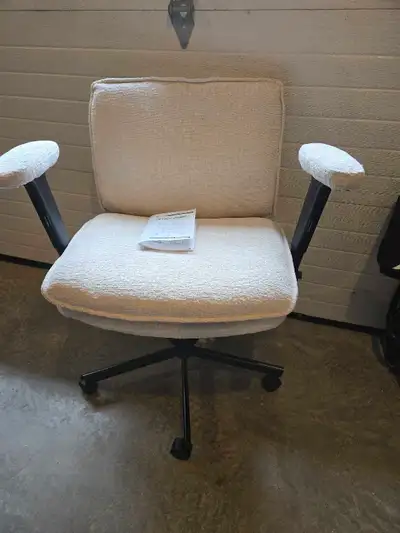 Cross legged office chair brand name morkprism.brand new, View more