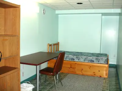 Near South keys & close Walkley Rd. funitures basement single bedroom with private lock, move in ava...