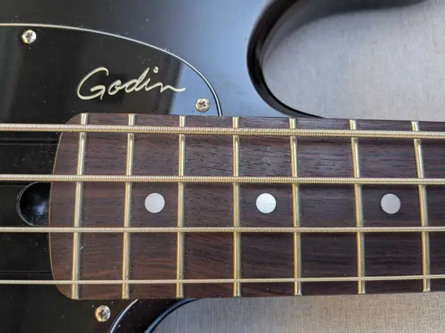 Godin Shifter Classic in Guitars in Guelph - Image 7