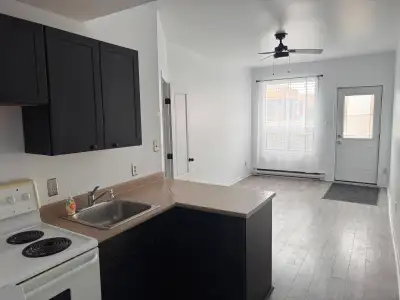 *Please read all info before responding. *Availability date is negotiable * Small 1 Bedroom apartmen...