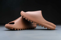 New Men's Adidas Yeezy Slide "Flax" Size 12. $290