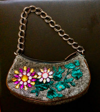 "Guess" Purse with sequins - super cute - pick-up in Millrise