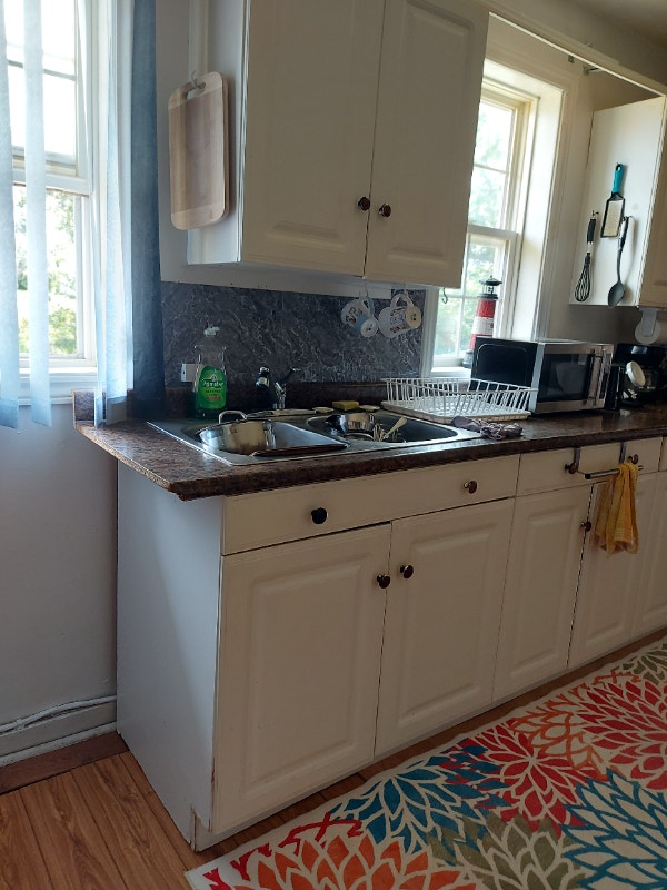 Unfurnished room for rent,400.00 Room Rentals & Roommates Cape