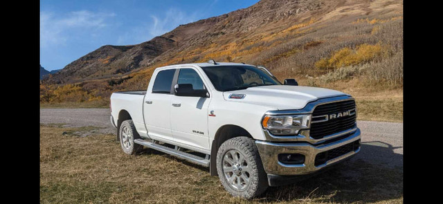 2019 ram 3500 diesel big horn in Cars & Trucks in Calgary - Image 2