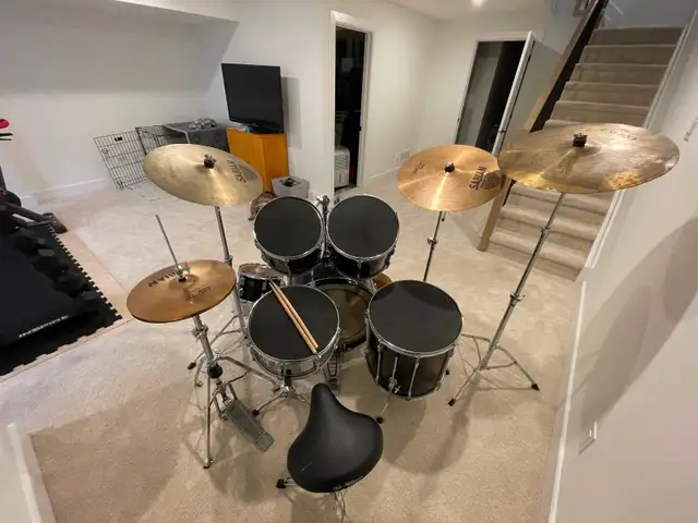 Pearl Export Full Drum Kit in Drums & Percussion in Ottawa - Image 4