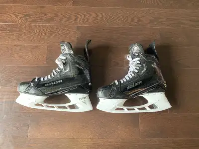 Bauer Supreme Mach, Senior, Size 11, Fit 2. Only used for a couple of months. In excellent condition...