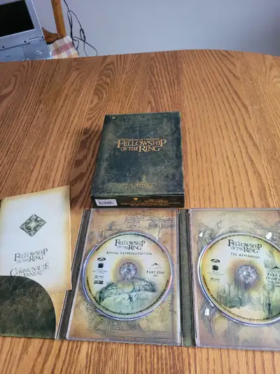 FELLOWSHOP OF THE RING - 5 disc Box Set. - LORD OF THE RINGS Special Extended Edition - excellent co...