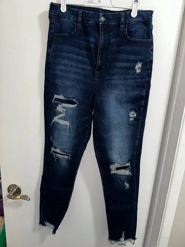 American Eagle Jeans in Women's - Bottoms in Barrie - Image 2