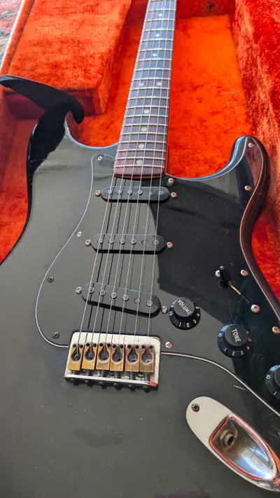 Fender Stratocaster 1977, View more