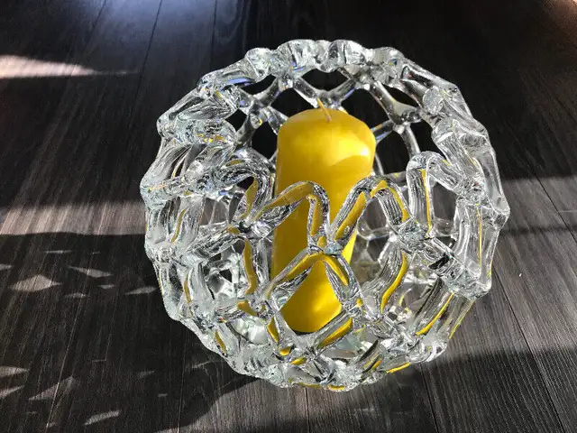 OVAL GLASS VASE in Home Décor & Accents in Grande Prairie - Image 3