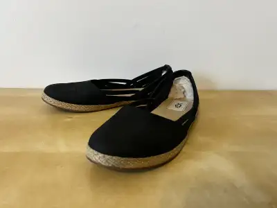 UGG Espadrille size 6, View more