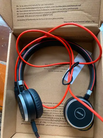 Headphones Jabra Evolve65 headset for sale with cable/blue tooth ready to go just plug and connect ....